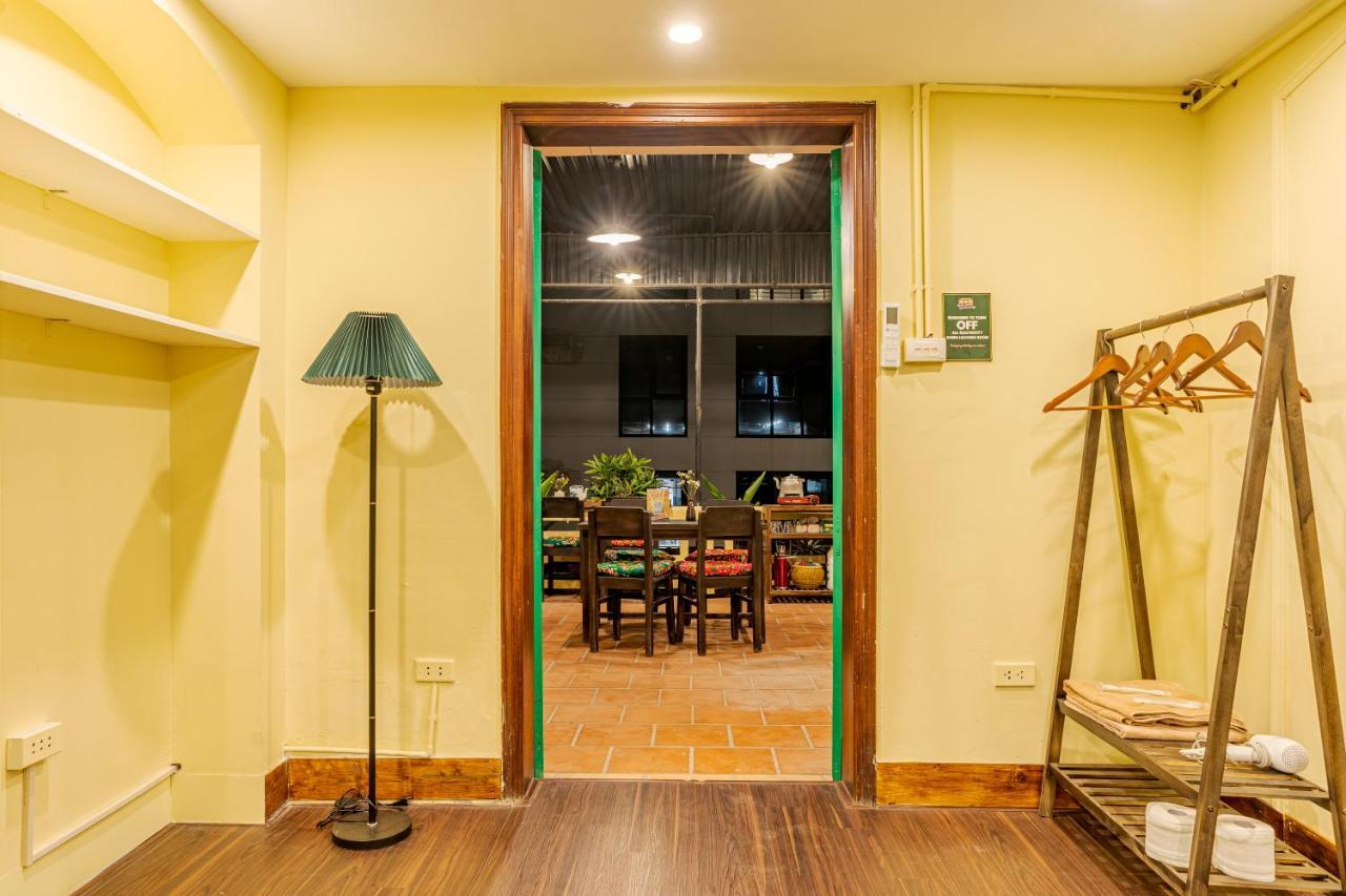 Hanoi Retro 80S Homestay Buitenkant foto