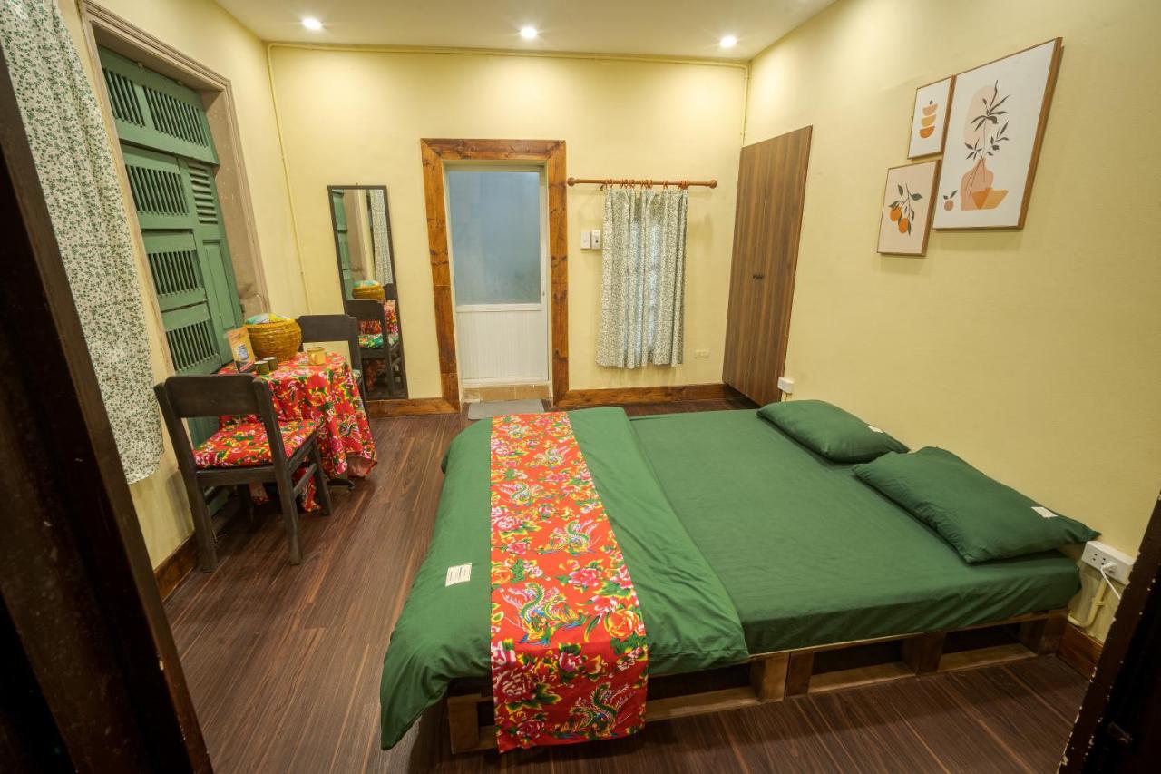 Hanoi Retro 80S Homestay Buitenkant foto