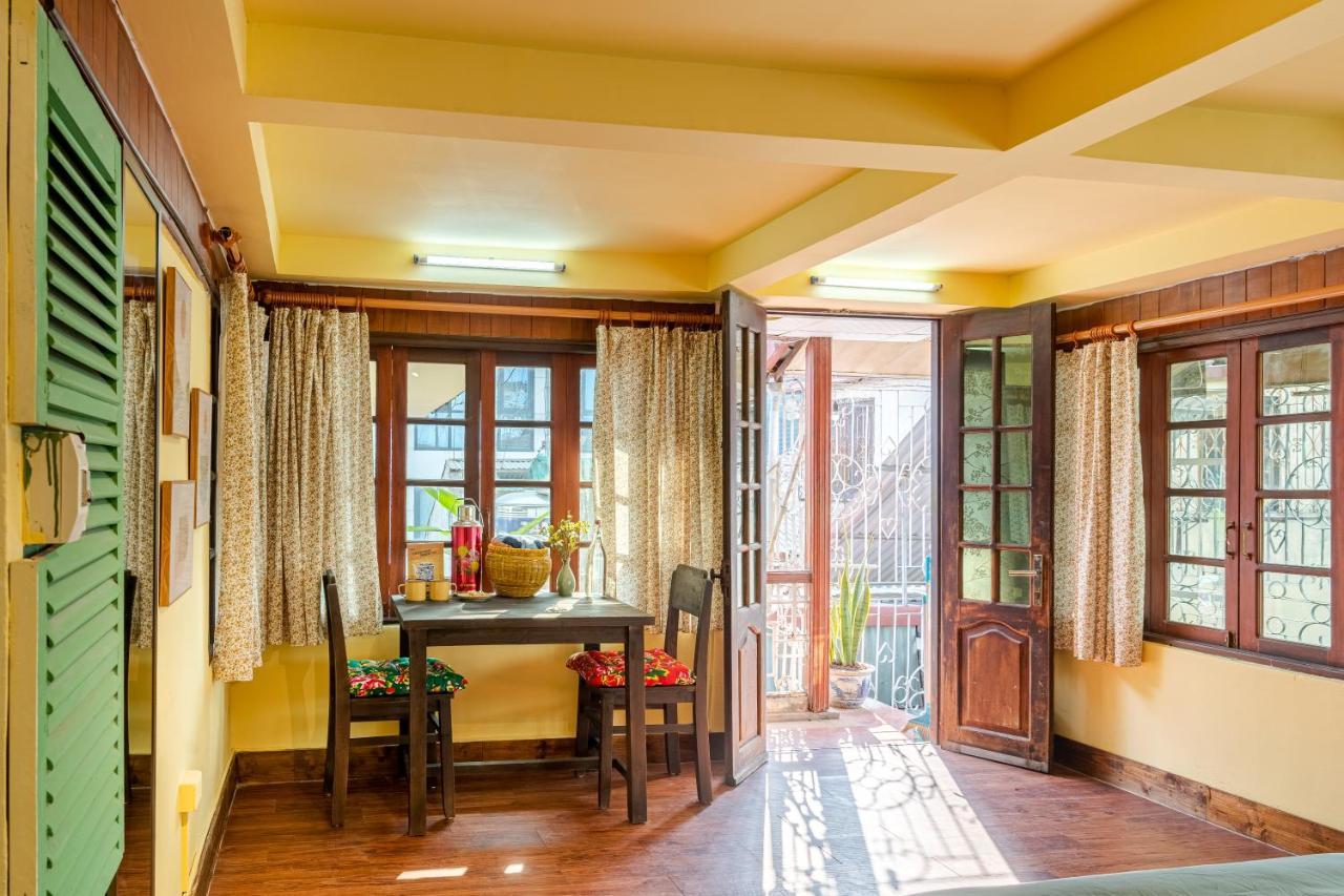 Hanoi Retro 80S Homestay Buitenkant foto
