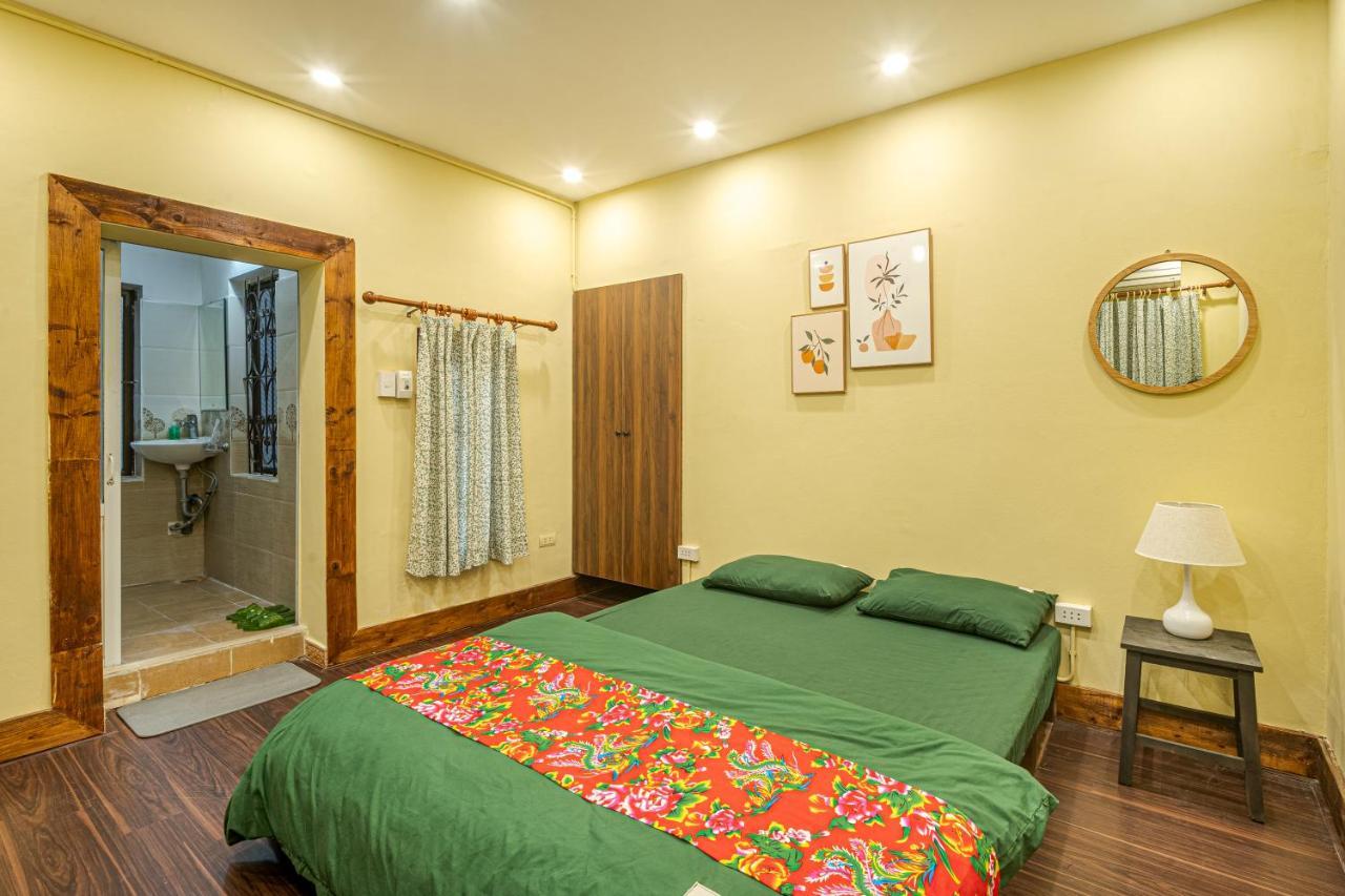 Hanoi Retro 80S Homestay Buitenkant foto