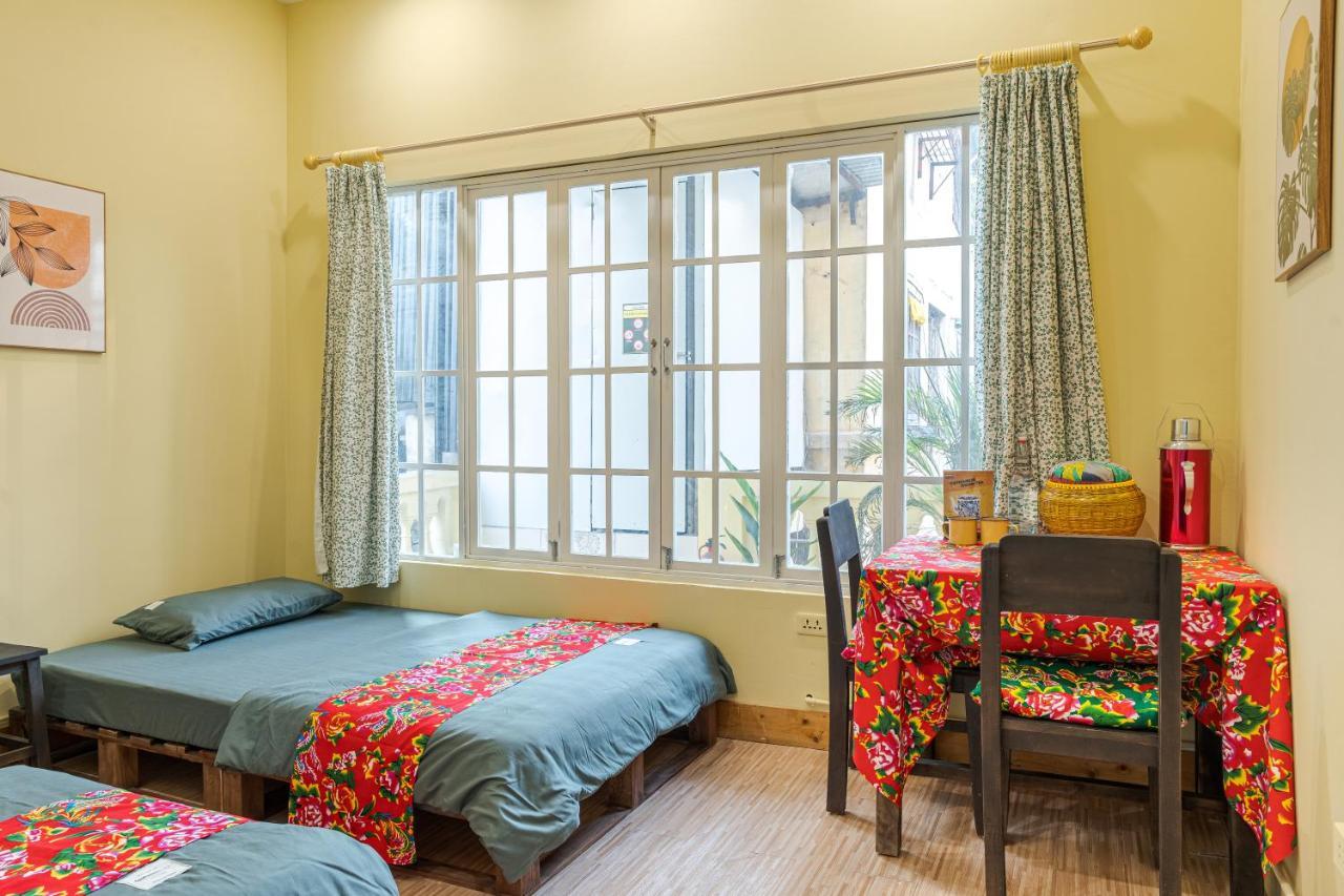 Hanoi Retro 80S Homestay Buitenkant foto